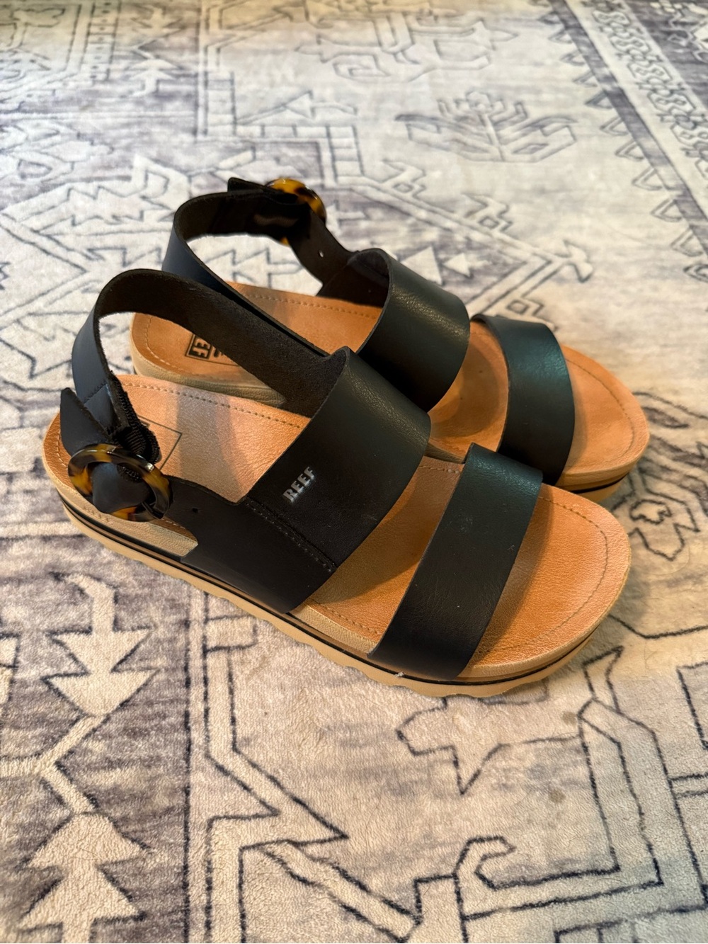 REEF women’s vista hi buckle size 6